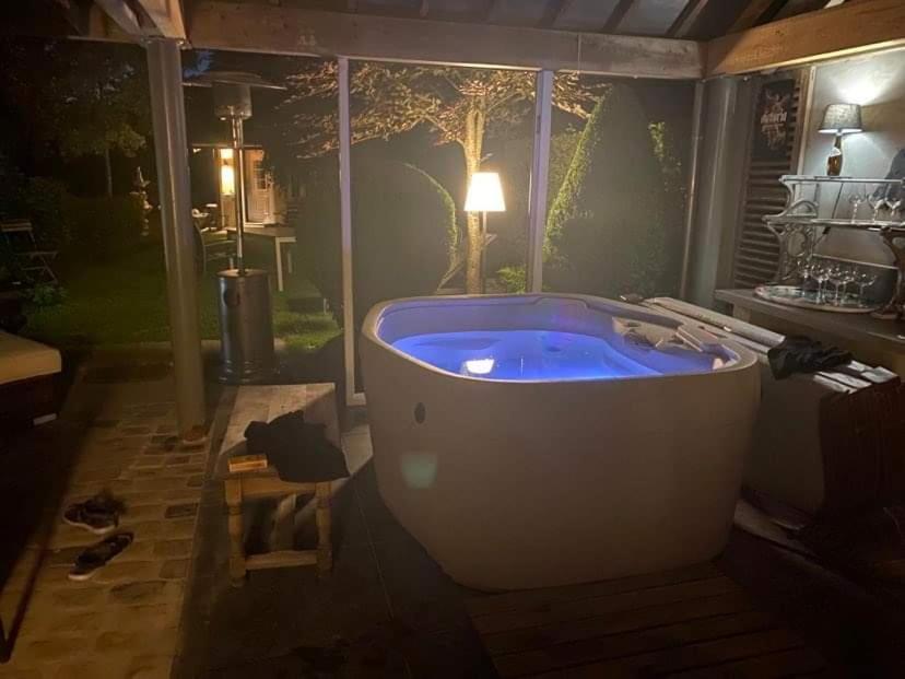 Bed and Breakfast Chez Monsieur Флоранвиль Экстерьер фото